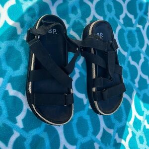 BP platform sandal